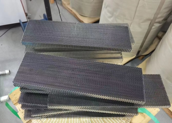 100dB 40GHz शील्डिंग हनीकॉम वेंटिलेशन पैनल एयर फिल्टर आरएफ शील्ड