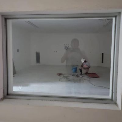 प्रभाव प्रतिरोधी एक्स-रे लीड ग्लास पॉलिश/फ्रॉस्टेड सतह और 2.5 मिमी पीबी लीड समकक्ष के साथ अस्पताल के सीटी और एक्स-रे कमरों के लिए